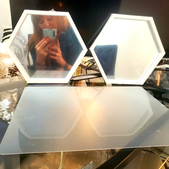 1 Set of 2 Hexagon Shaped Mirrors with White Frame - Picture 5 of 9